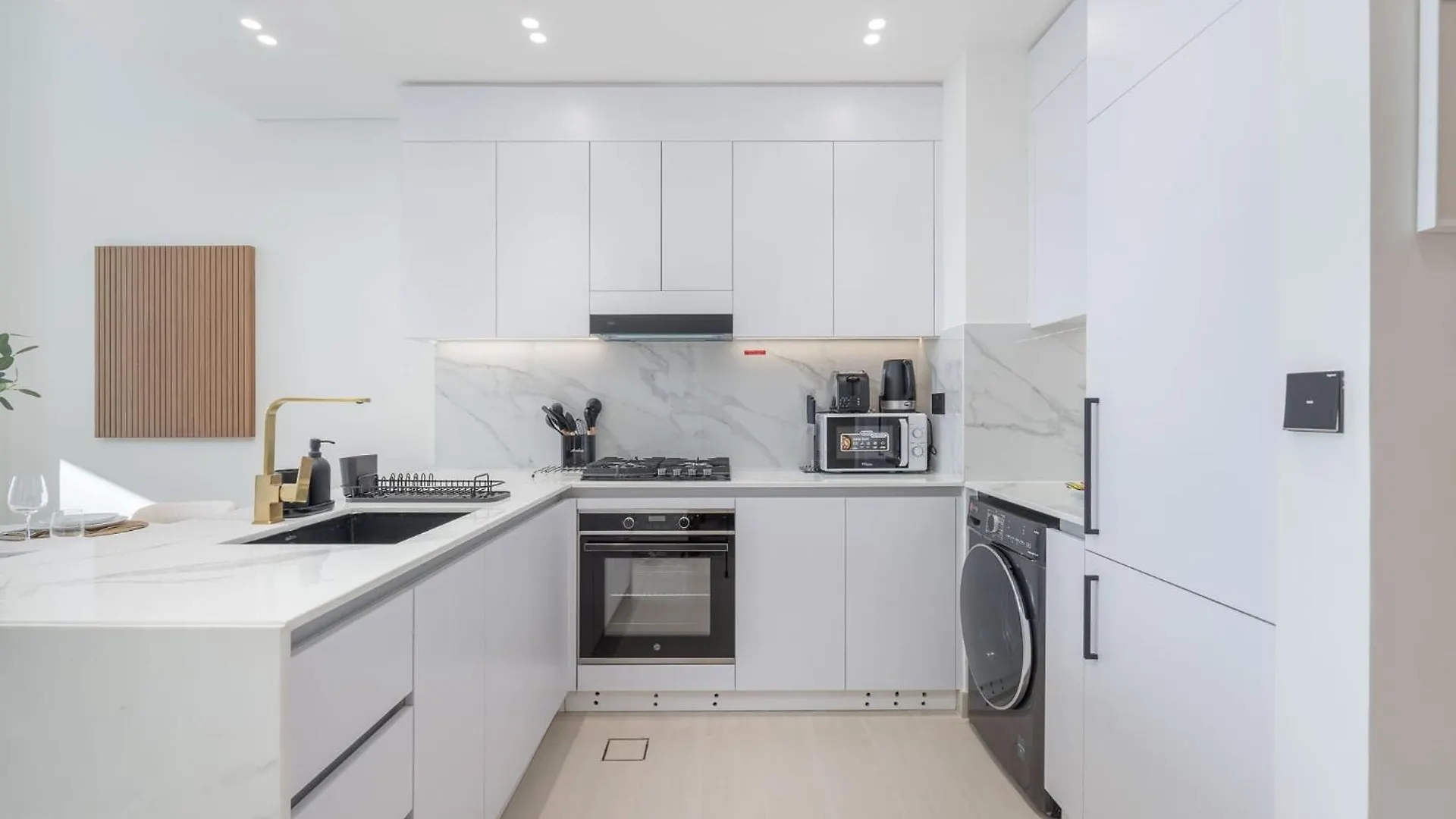Ravishing 1 Bedroom In Binghatti Amber Dubái 0*,